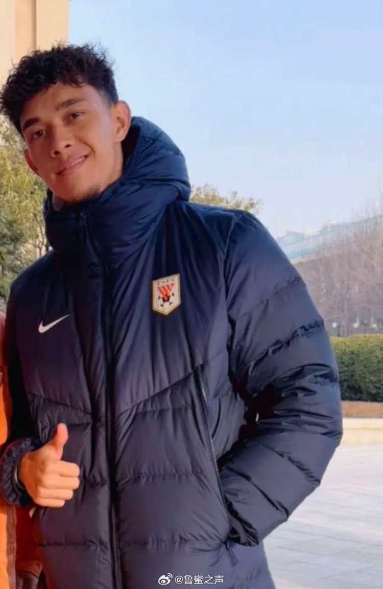  博主：泰山隊新援李小恒已抵達俱樂部，明天將隨隊登泰山祈福