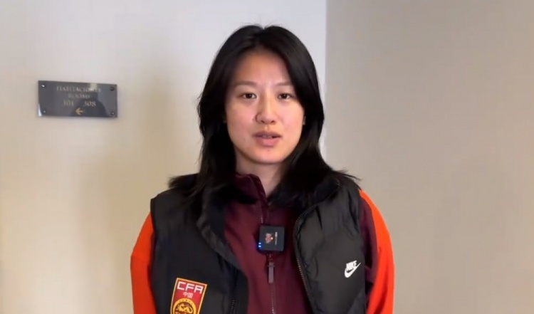  汪琳琳：范迪克是我的偶像和目標(biāo)，希望變成他那樣全面的中后衛(wèi)
