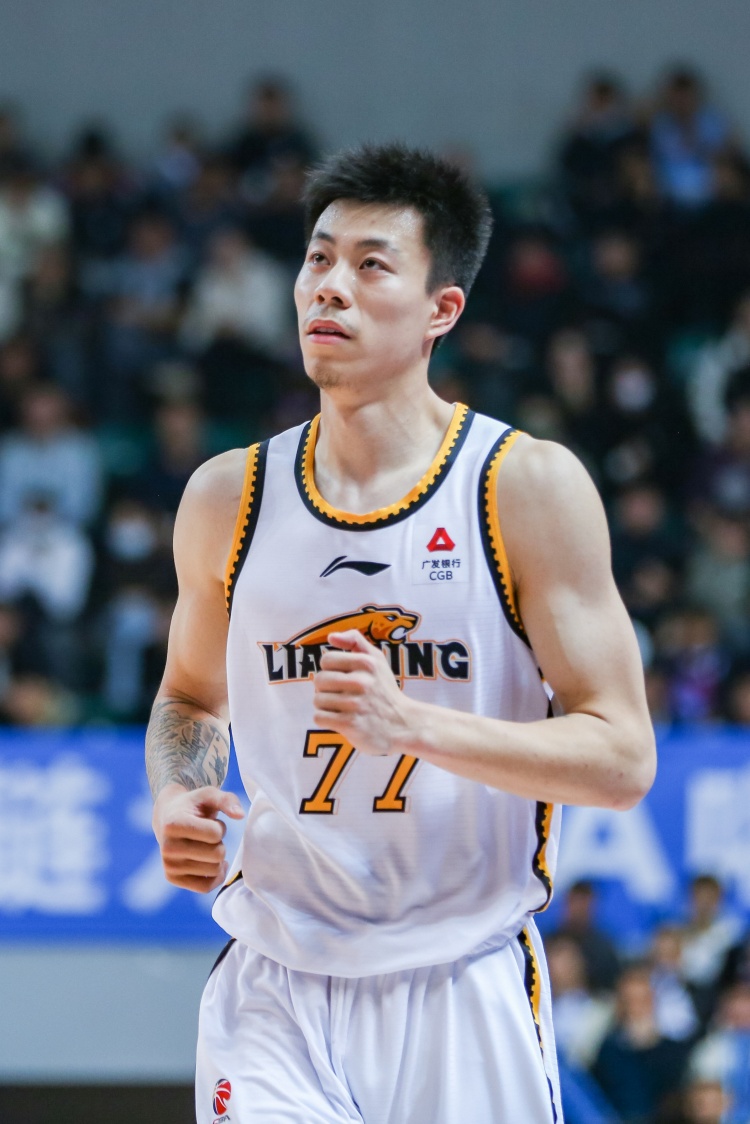  媒體人：張鎮(zhèn)麟、韓德君將因傷缺席今晚對陣北控的比賽