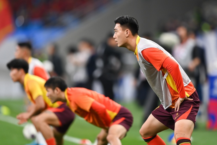  足球報(bào)：張玉寧、蔣圣龍均有不同程度傷病，伊萬(wàn)未讓在熱身賽出場(chǎng)