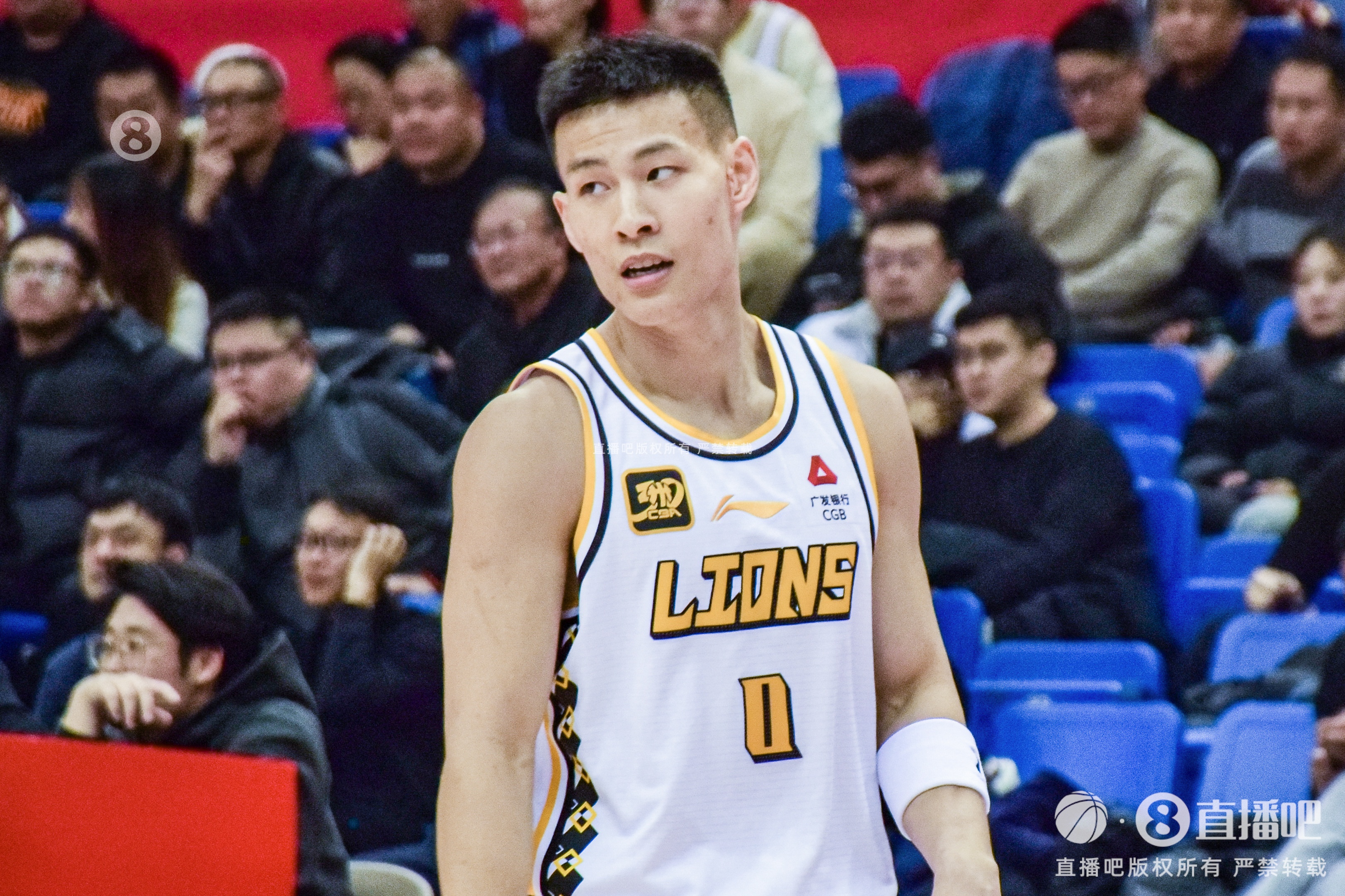  毫無狀態(tài)！林秉圣11投僅1中拿到3分3斷 出現2失誤4犯規(guī)