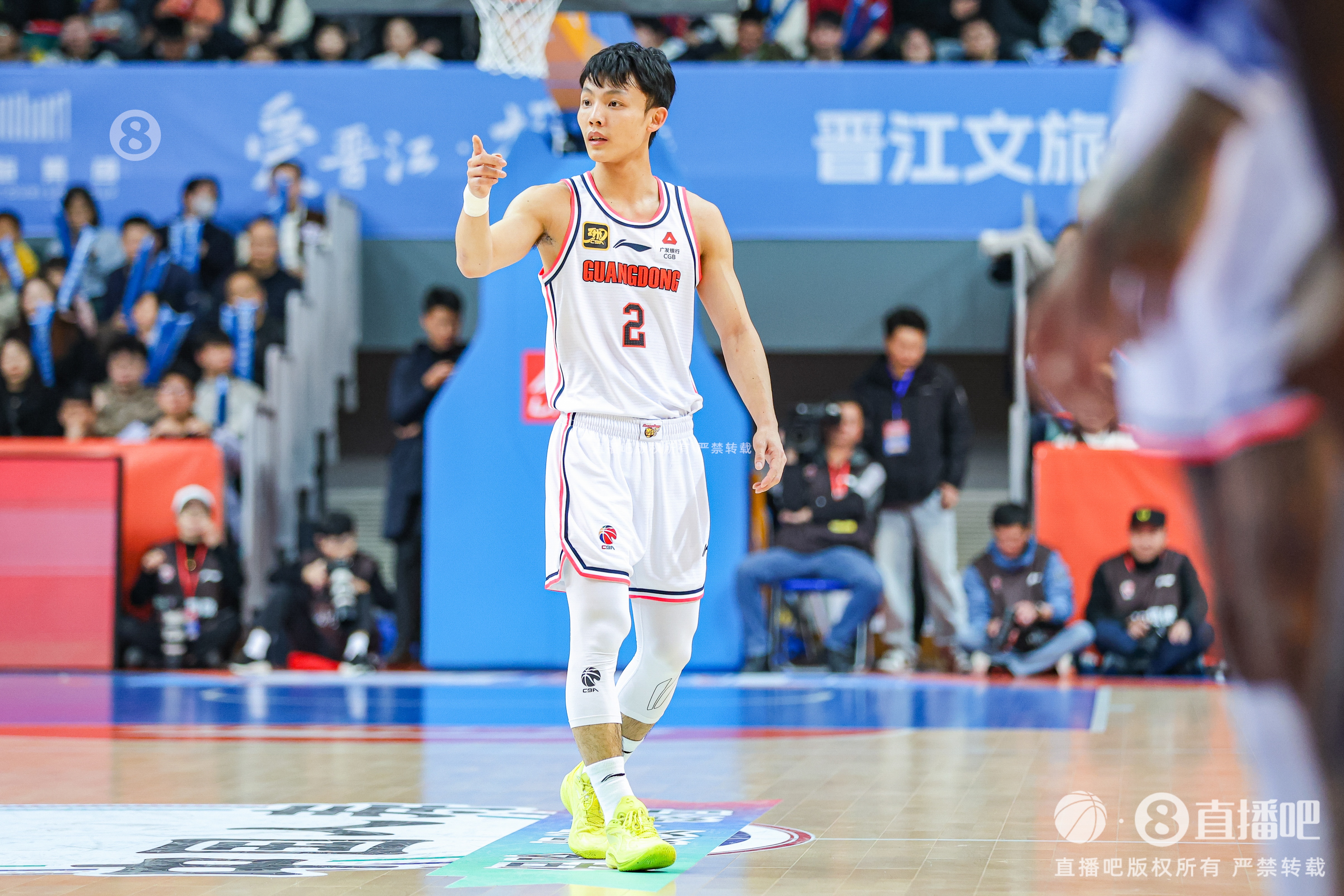  徐杰：身高不是打籃球的唯一標(biāo)準(zhǔn) 努力、勤奮、自律也是天賦