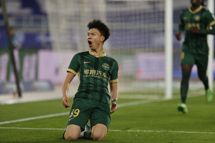  津媒：王鈺棟等多名小將嶄露頭角，必然能推動更多年輕球員登場